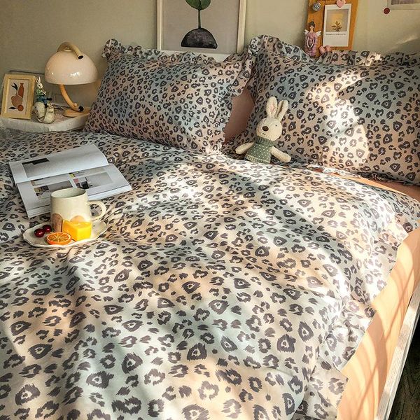 bedding sets 4pcs duvet cover set leopard style 100% cotton reactive printing and dyeing modern minimalist kawaii
bedding sets 4pcs duvet cover set leopard style 100% cotton reactive printing and dyeing modern minimalist kawaii