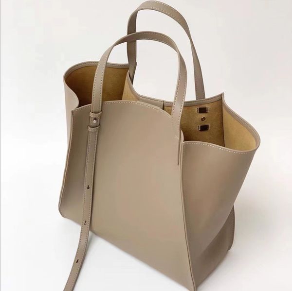 2021 tote simple and fashionable one shoulder large capacity trendy letter leather women's bag fashion luxury lady3qxx
2021 tote simple and fashionable one shoulder large capacity trendy letter leather women's bag fashion luxury lady3qxx