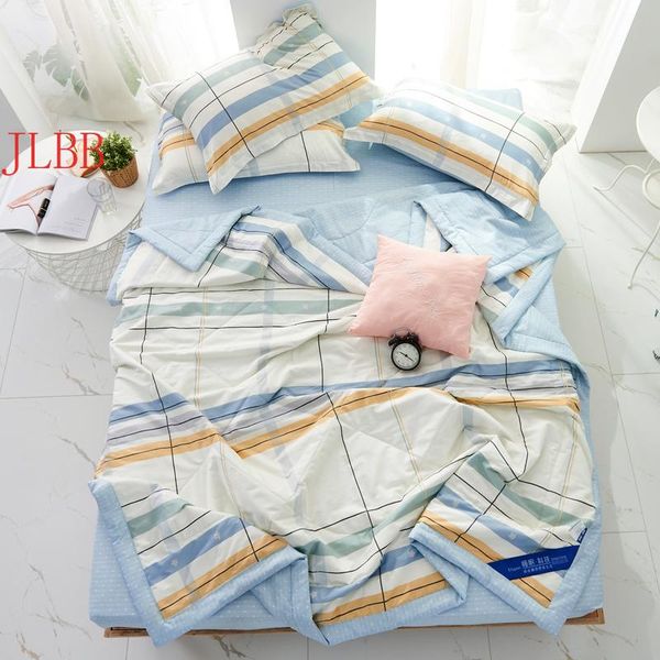 summer 100% cotton duvet set 4pcs pastoral style cool quilts soft fabric flower stripe printing bed linens home comforters & sets
summer 100% cotton duvet set 4pcs pastoral style cool quilts soft fabric flower stripe printing bed linens home comforters & sets