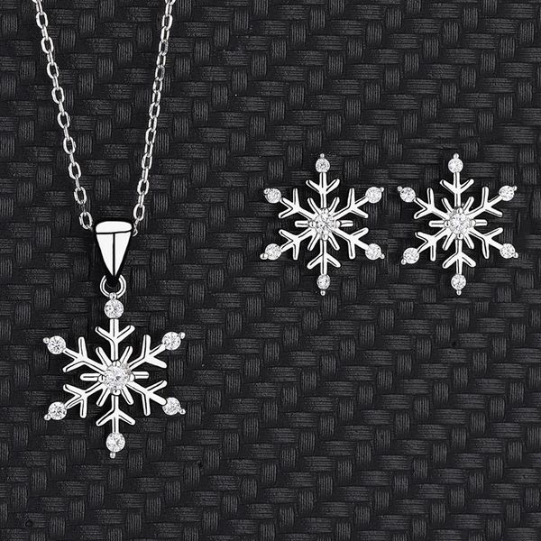 chains europe and america christmas gift series fashion retro simple snowflake shape sterling silver earrings necklace two-piece set
chains europe and america christmas gift series fashion retro simple snowflake shape sterling silver earrings necklace two-piece set
