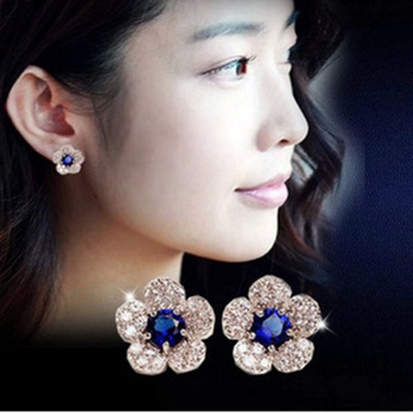 new earrings with silver white background, blue full diamond female earrings, personalized and small earrings, Golden;silver
new earrings with silver white background, blue full diamond female earrings, personalized and small earrings, Golden;silver