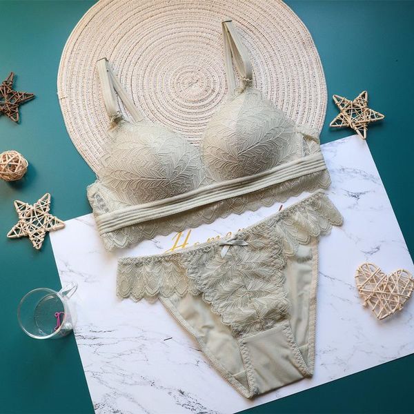 bras sets bra set lace triangle cup beautiful back lingerie without underwire thin embroidery one piece underwear, Red;black
bras sets bra set lace triangle cup beautiful back lingerie without underwire thin embroidery one piece underwear, Red;black