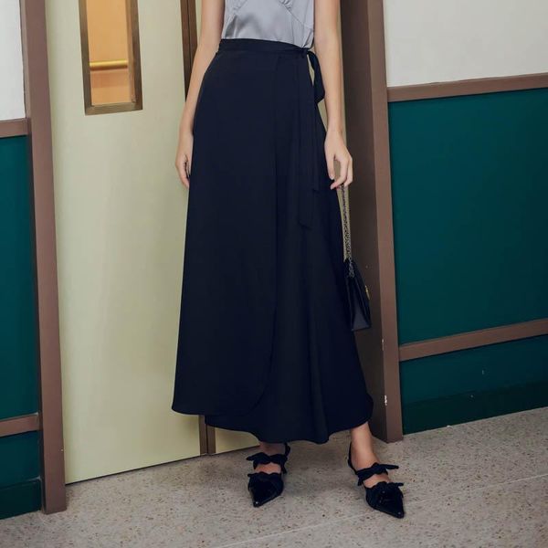 skirts miojiotaxxmiojiotaxx2021 small french style half skirt, high waist, thin, one piece of wrapped retro a character skirt., Black
skirts miojiotaxxmiojiotaxx2021 small french style half skirt, high waist, thin, one piece of wrapped retro a character skirt., Black
