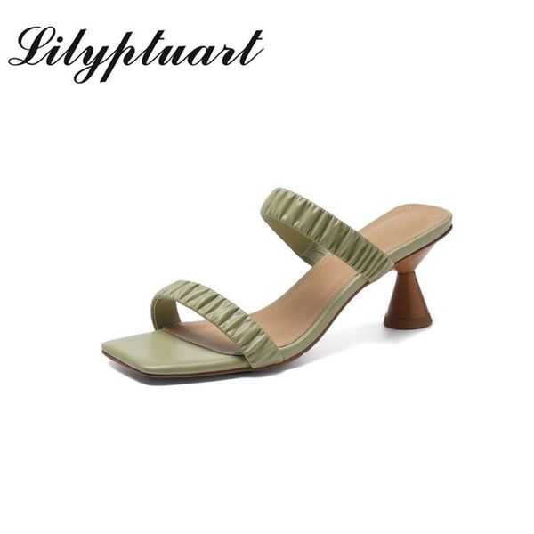 slippers in the summer of 2021, women's leather thick-heel are fashionable, comfortable and wear-resistant, Black
slippers in the summer of 2021, women's leather thick-heel are fashionable, comfortable and wear-resistant, Black
