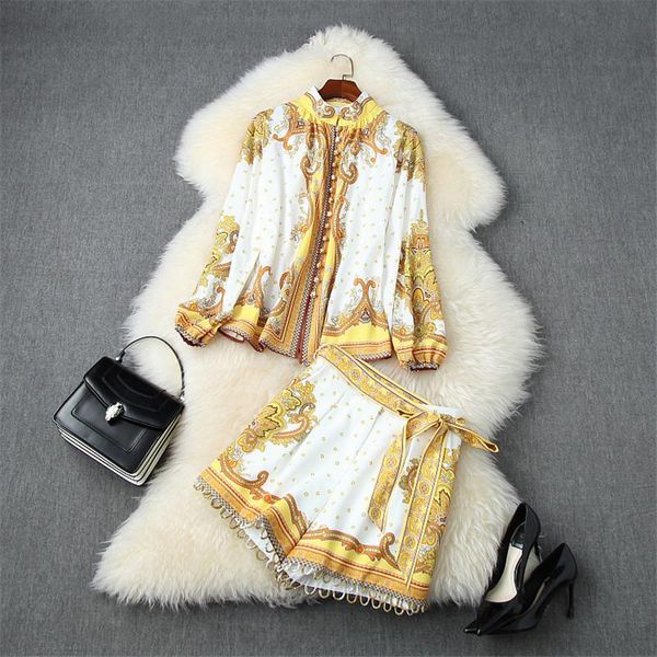 fashion 2021 autumn runway suit women designers lantern sleeve retro print blouse and shorts set 2 piece outfits women's two pants, White
fashion 2021 autumn runway suit women designers lantern sleeve retro print blouse and shorts set 2 piece outfits women's two pants, White