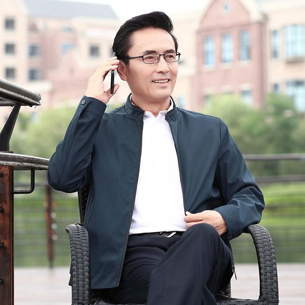 pay attention to the 2021 spring fine grid men's stand collar casual et dad's coat, Black;brown
pay attention to the 2021 spring fine grid men's stand collar casual et dad's coat, Black;brown
