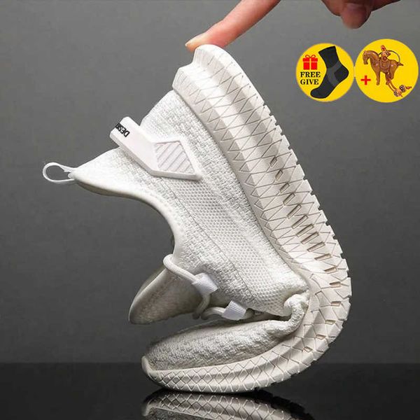 white fashion men's casual shoes comfortable breathable sneaker man zapatos hombre casual lightweight summer walking work shoes 211007, Black;brown
white fashion men's casual shoes comfortable breathable sneaker man zapatos hombre casual lightweight summer walking work shoes 211007, Black;brown