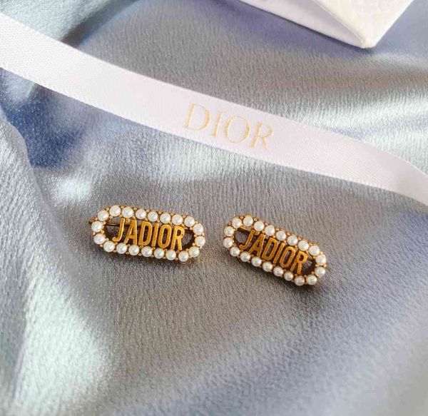 2021 new designer family letters pearl earrings fashion temperament star net red same high version, Golden
2021 new designer family letters pearl earrings fashion temperament star net red same high version, Golden