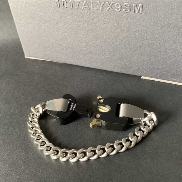 alyx river link bracelets men women 1:1 titanium stainless steel 1017 alyx 9sm bracelet metal buckle q0717, Black
alyx river link bracelets men women 1:1 titanium stainless steel 1017 alyx 9sm bracelet metal buckle q0717, Black