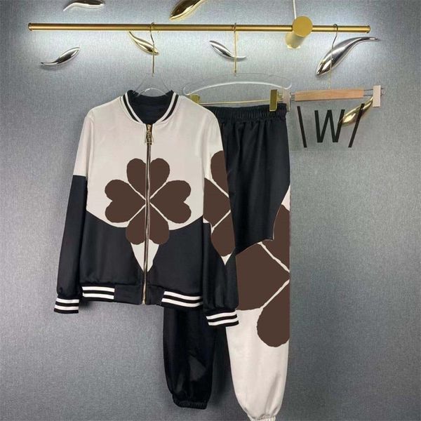 women's two piece pants cotton sport suit big flower print long sleeve zipper cardigan coat tracksuits set, White
women's two piece pants cotton sport suit big flower print long sleeve zipper cardigan coat tracksuits set, White