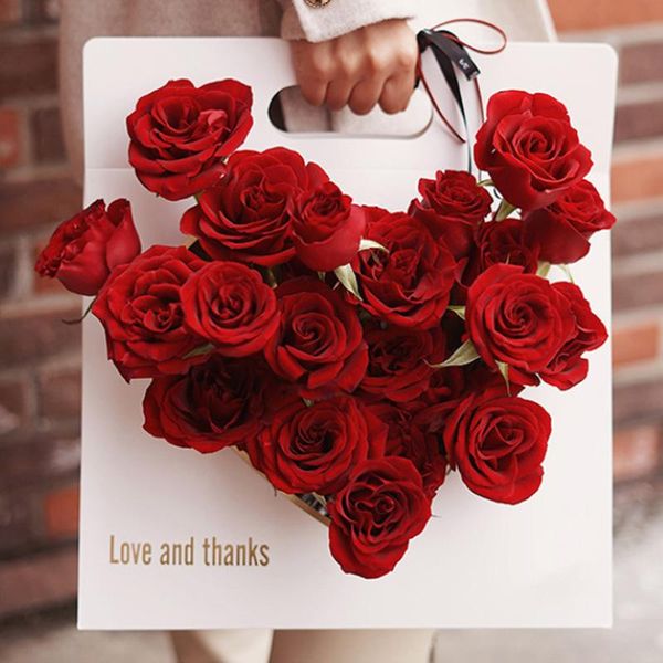 gift wrap portable flower packaging boxes transparent heart shape window cases for diy wrapping wedding party decoration
gift wrap portable flower packaging boxes transparent heart shape window cases for diy wrapping wedding party decoration