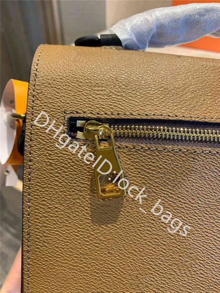 luxury designer women fashionable handbags two-tone geometric hardware accessories genuine leather all match lady fashion bags
luxury designer women fashionable handbags two-tone geometric hardware accessories genuine leather all match lady fashion bags
