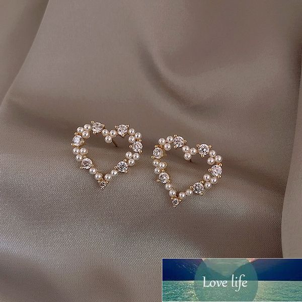 south korea small fresh sweet cute heart crystal stud earrings temperament geometric round pearl zircon earrings party factory price expert, Golden;silver
south korea small fresh sweet cute heart crystal stud earrings temperament geometric round pearl zircon earrings party factory price expert, Golden;silver