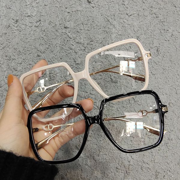 same eyeglass frame female plain face anti blue light glasses flat myopia black male
same eyeglass frame female plain face anti blue light glasses flat myopia black male