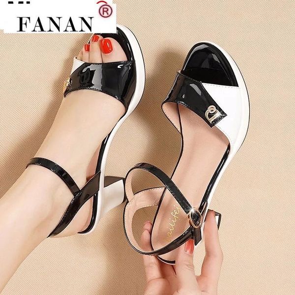 sandals women 2021 summer black open toe shoes high heel fashion leather round head outdoor beach
sandals women 2021 summer black open toe shoes high heel fashion leather round head outdoor beach