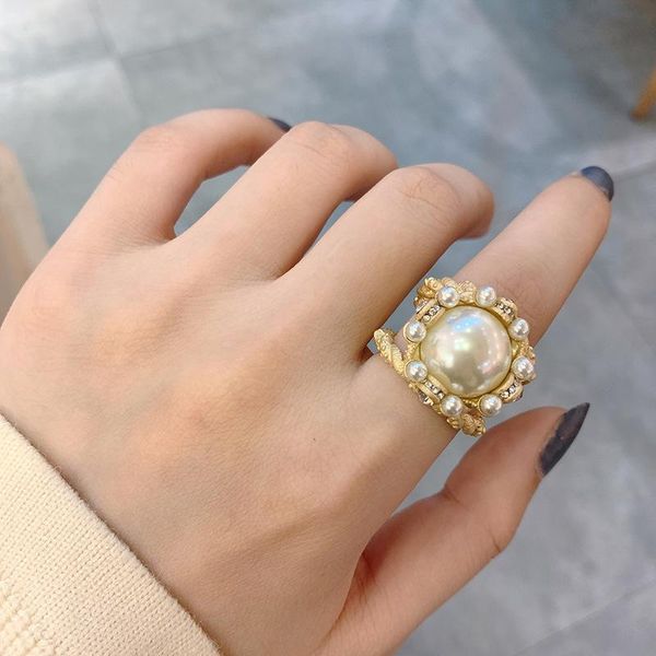 retro exaggerated baroque pearl ring opening gold finger is delicate big female engagement party present cluster rings, Golden;silver
retro exaggerated baroque pearl ring opening gold finger is delicate big female engagement party present cluster rings, Golden;silver