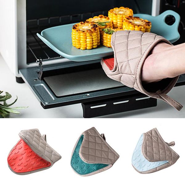 silicone anti-scalding oven gloves mitts kitchen tray dish bowl holder baking insulation hand clip disposable
silicone anti-scalding oven gloves mitts kitchen tray dish bowl holder baking insulation hand clip disposable