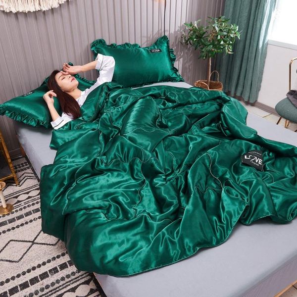 comforters & sets 2021 luxury pure silk summer quilt blankets solid color stripe bed cover children adults soft home textiles
comforters & sets 2021 luxury pure silk summer quilt blankets solid color stripe bed cover children adults soft home textiles