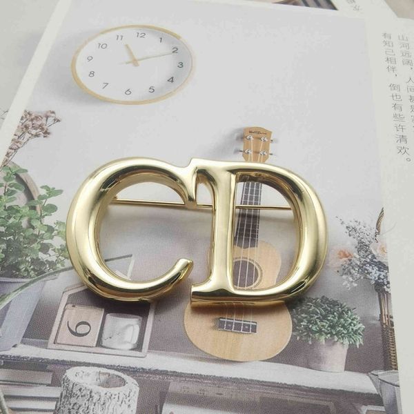popular new fashion simple brooch women's red light luxury naked gold versatile clothing fine jewelry discount, Gray
popular new fashion simple brooch women's red light luxury naked gold versatile clothing fine jewelry discount, Gray