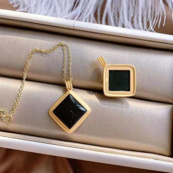 chains s silver natural hetian moyu geometric pendant necklace chinese retro cultural elements temperament women's brand jewelry
chains s silver natural hetian moyu geometric pendant necklace chinese retro cultural elements temperament women's brand jewelry