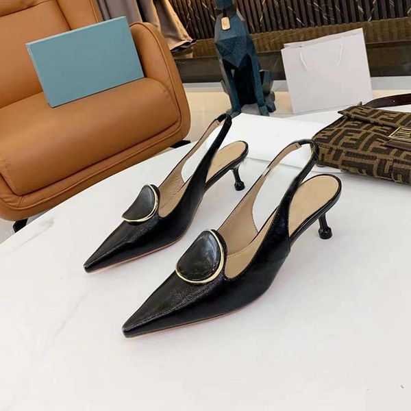 real leather lady dress shoes pointed toe ankle strap fashion designer high-heeled women party pumps white black size 35-40 with box
real leather lady dress shoes pointed toe ankle strap fashion designer high-heeled women party pumps white black size 35-40 with box