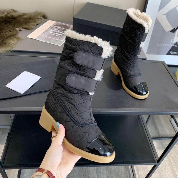 women's high-heeled snow boots, leather ankle boots, thick-heeled martin shoes, printed leather, thick-soled desert lace box, 100% genu, Black
women's high-heeled snow boots, leather ankle boots, thick-heeled martin shoes, printed leather, thick-soled desert lace box, 100% genu, Black