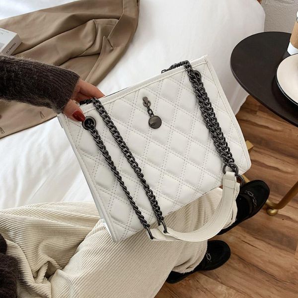 shoulder bags lingge chain bag fashion female lady shopping casual messenger mobile phone
shoulder bags lingge chain bag fashion female lady shopping casual messenger mobile phone