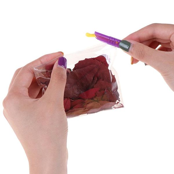 bag clips 8pcs plastic clip seal stick storage bar househoud clamp snack fresh food rod kitchen tools
bag clips 8pcs plastic clip seal stick storage bar househoud clamp snack fresh food rod kitchen tools