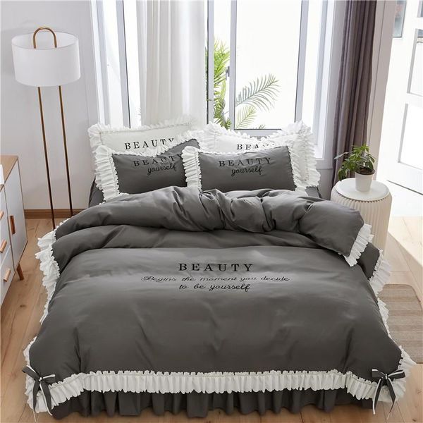 bedding sets 4pcs ground wool cotton big lace princess style king size duvet cover set bed skirt pillowcase bedclothes
bedding sets 4pcs ground wool cotton big lace princess style king size duvet cover set bed skirt pillowcase bedclothes
