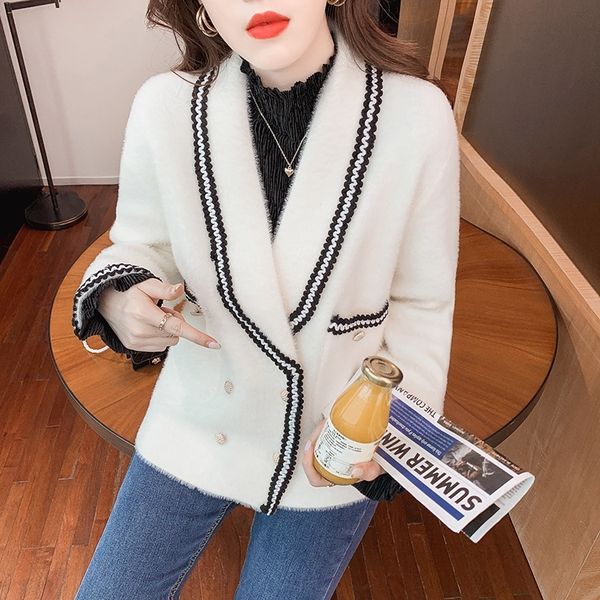 xiaoxiang fengshui mink coat feminine temperament versatile celebrities warm plush in winter with blouse women's wear, Black
xiaoxiang fengshui mink coat feminine temperament versatile celebrities warm plush in winter with blouse women's wear, Black
