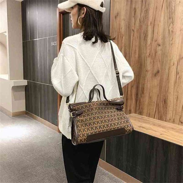 new pu one shoulder hand-held women's bag large capacity printed canvas hand versatile, Black;red
new pu one shoulder hand-held women's bag large capacity printed canvas hand versatile, Black;red