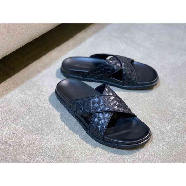 new cross in summer, outdoor thick soled sandals with cowhide surface v13 guangzhou chaopi slipper, Black
new cross in summer, outdoor thick soled sandals with cowhide surface v13 guangzhou chaopi slipper, Black