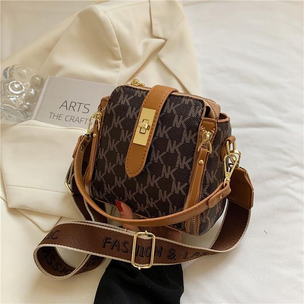 evening bags fashion multi-purpose zipper small square bag women letter printing shoulder crossbody for designer mini handbags
evening bags fashion multi-purpose zipper small square bag women letter printing shoulder crossbody for designer mini handbags