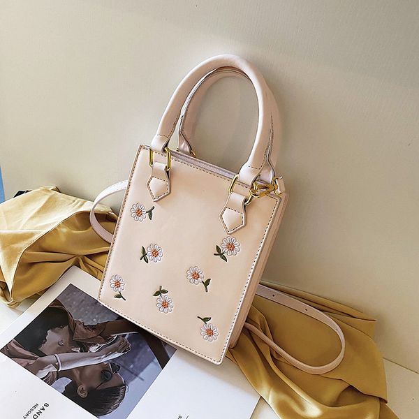 designer handbags bag women's summer 2021 new fashion portable small tote printed diagonal bags
designer handbags bag women's summer 2021 new fashion portable small tote printed diagonal bags