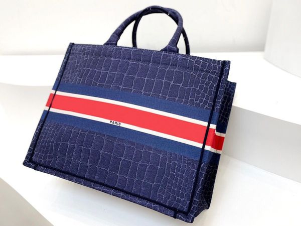 luxury spring and autumn new style woman's girl shoulder bag street cross-body handbag shopping purse fashion color classic true leathe
luxury spring and autumn new style woman's girl shoulder bag street cross-body handbag shopping purse fashion color classic true leathe