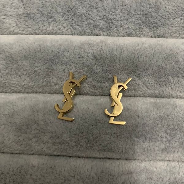 20 design mix 2021 factory price wholesale big middle small wedding stud earring letter 18k rose gold silver earrings size l m s ear studs w, Slivery;golden
20 design mix 2021 factory price wholesale big middle small wedding stud earring letter 18k rose gold silver earrings size l m s ear studs w, Slivery;golden