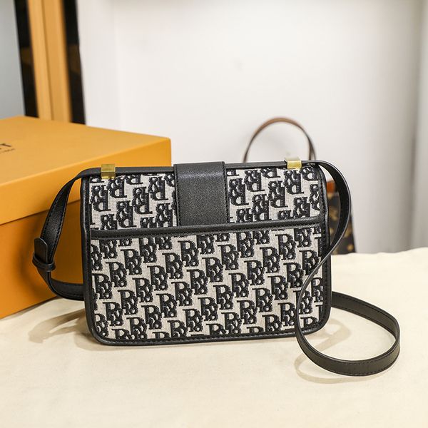 purses new fashion one shoulder small texture jacquard embroidery montaigne messenger bag women's saddle bag handbag black friday
purses new fashion one shoulder small texture jacquard embroidery montaigne messenger bag women's saddle bag handbag black friday