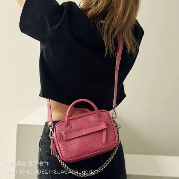 women's bag 2021 new niche design chain hand crocodile single shoulder slant span
women's bag 2021 new niche design chain hand crocodile single shoulder slant span