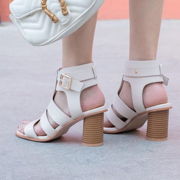 boots cowhide thick heel high sandals beige belt buckle roman chengdu summer women, Black
boots cowhide thick heel high sandals beige belt buckle roman chengdu summer women, Black