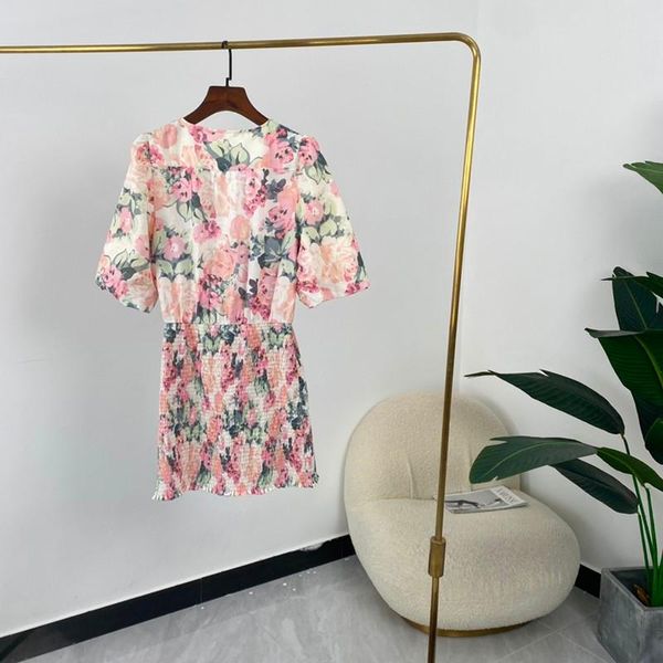 casual dresses 2021 summer women fashion colorful floral print elastic chest short sleeve v-neck mini high quality, Black;gray
casual dresses 2021 summer women fashion colorful floral print elastic chest short sleeve v-neck mini high quality, Black;gray