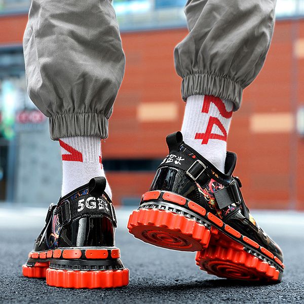 new autumn red men casual sneakers graffiti printing mens designer shoes gear orange bottom men platform shoes zapatillas hombre
new autumn red men casual sneakers graffiti printing mens designer shoes gear orange bottom men platform shoes zapatillas hombre