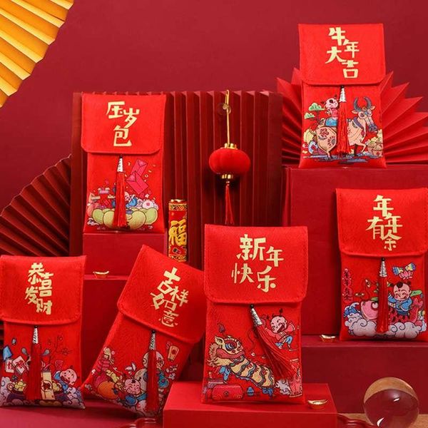 gift wrap 2021 chinese year hand-painted red envelopes spring festival sealed silk satin wedding packets 
gift wrap 2021 chinese year hand-painted red envelopes spring festival sealed silk satin wedding packets