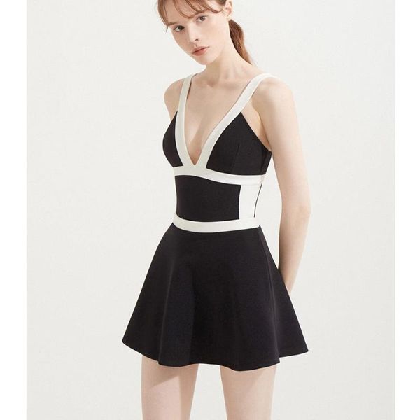 one-piece suits women bikini set swimming suit patchwork deep v monokini summer swimsuit swimwear 2021 est
one-piece suits women bikini set swimming suit patchwork deep v monokini summer swimsuit swimwear 2021 est