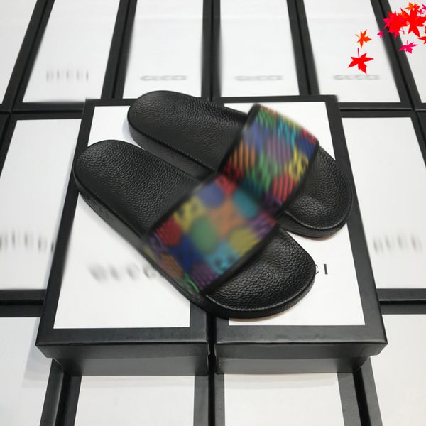 2021 designer luxurys slippers men sandals fashion beach shoes flip flops flat non-slip classical hole slipper with box size 39-45 -g191, Black
2021 designer luxurys slippers men sandals fashion beach shoes flip flops flat non-slip classical hole slipper with box size 39-45 -g191, Black