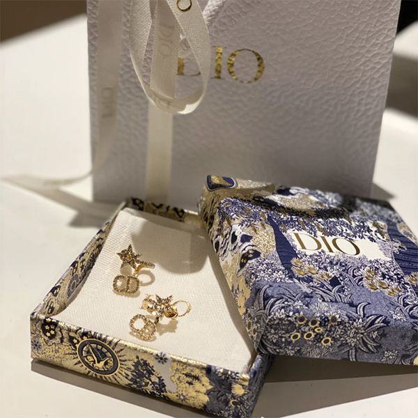 70% off dijia earrings home full diamond star letter female net red wind 925 silver needle material
70% off dijia earrings home full diamond star letter female net red wind 925 silver needle material