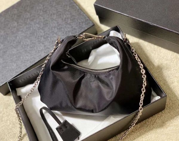 2021 new fashion women clouds chain bag nylon shoulder bags lady temperament handbags girls crossbody bag totes 6 colors
2021 new fashion women clouds chain bag nylon shoulder bags lady temperament handbags girls crossbody bag totes 6 colors
