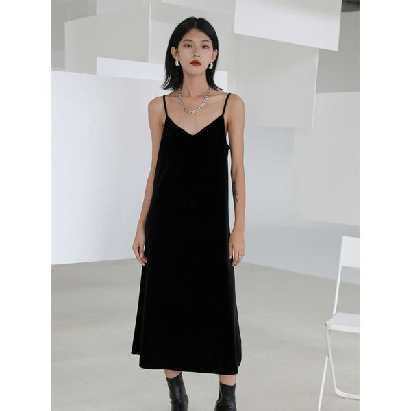 autumn suspender dress v-neck velvet skirt temperament inside medium and long party, Black;gray
autumn suspender dress v-neck velvet skirt temperament inside medium and long party, Black;gray