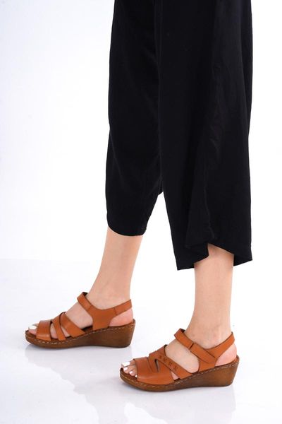 sandals women tan high outsole genuine leather, Black
sandals women tan high outsole genuine leather, Black