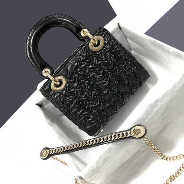 7a+fashion new style women bags m0505 elegant style and aesthetic feeling feminine and delicate internal zipper pocket detachable chain grac
7a+fashion new style women bags m0505 elegant style and aesthetic feeling feminine and delicate internal zipper pocket detachable chain grac