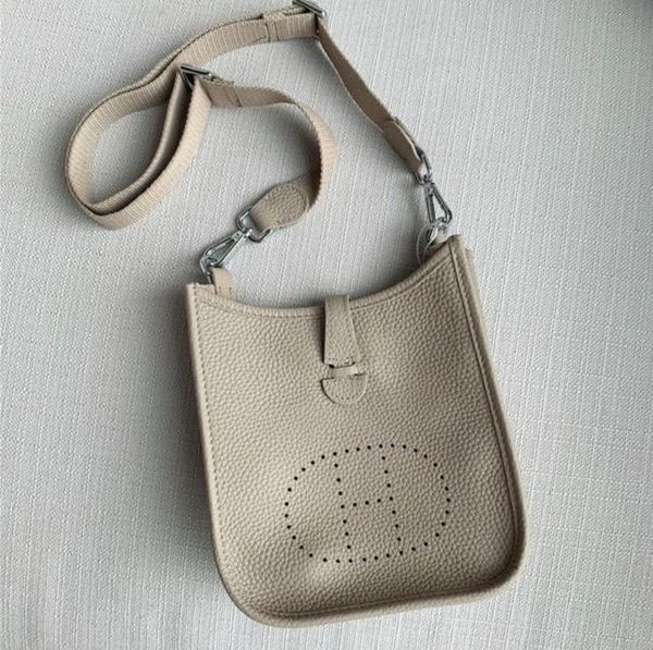 luxury design real calfskin leather bag women's fashion hollow crossbody shoulder handbags lady handbag purses cross body
luxury design real calfskin leather bag women's fashion hollow crossbody shoulder handbags lady handbag purses cross body